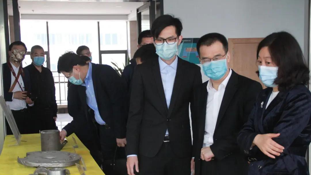 市科技局局长章月影一行视察华体官方网页版